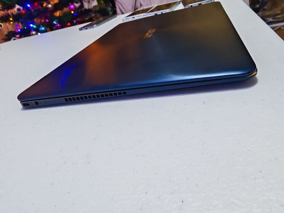Asus ZenBook Flip UX370UA