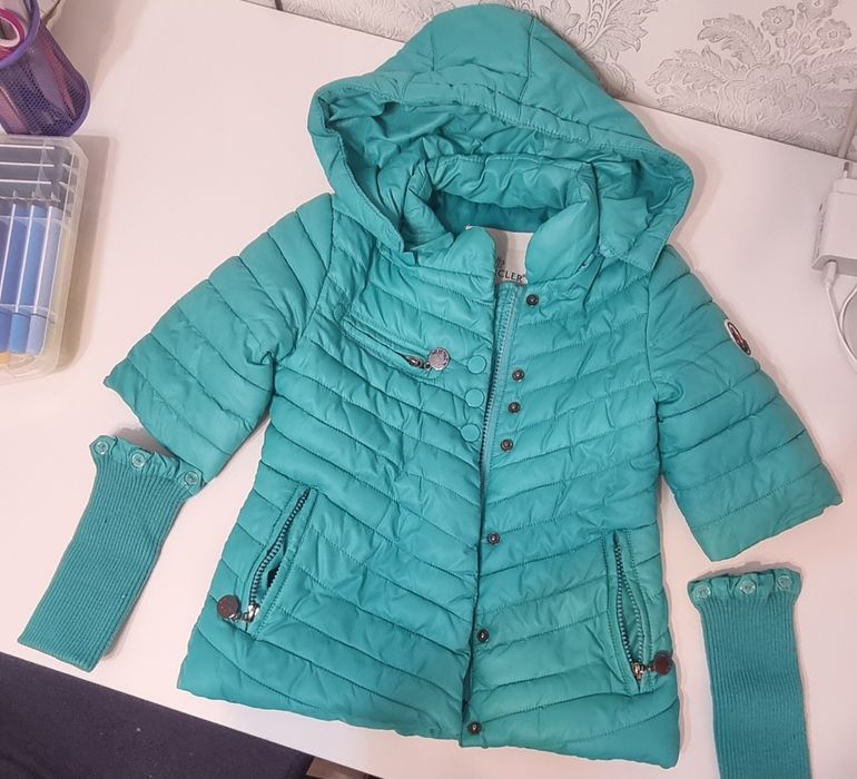 Продам детские куртки