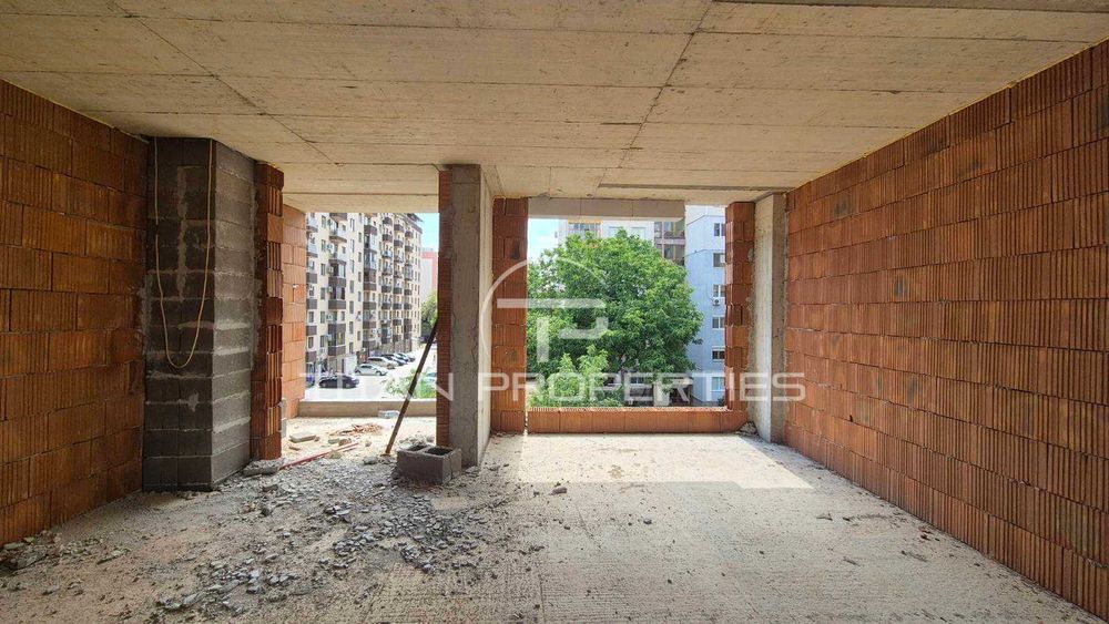 Продава се Тристаен апартамент в Пловдив, Кючук Париж - 105 кв.м за 1251 €/кв.м - Снимка #1