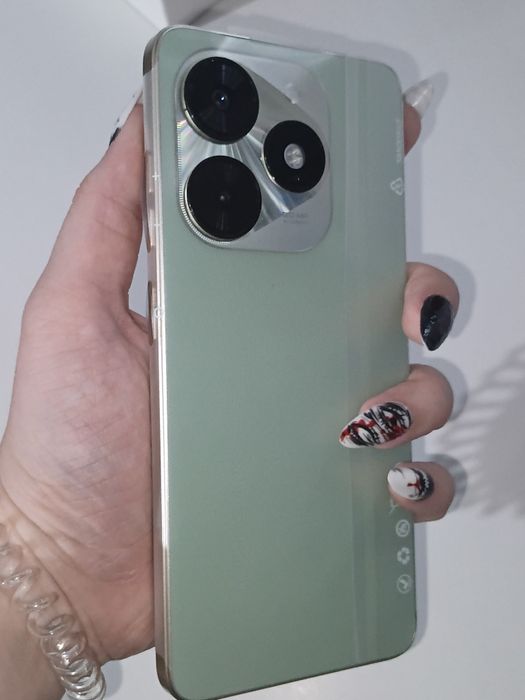 Продам TECNO Spark 20C (4/128 ГБ)