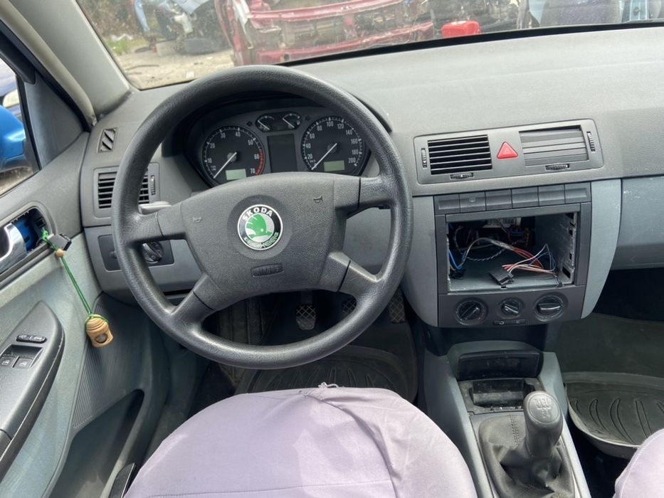 Dezmembrez fabia 1.4 benzina