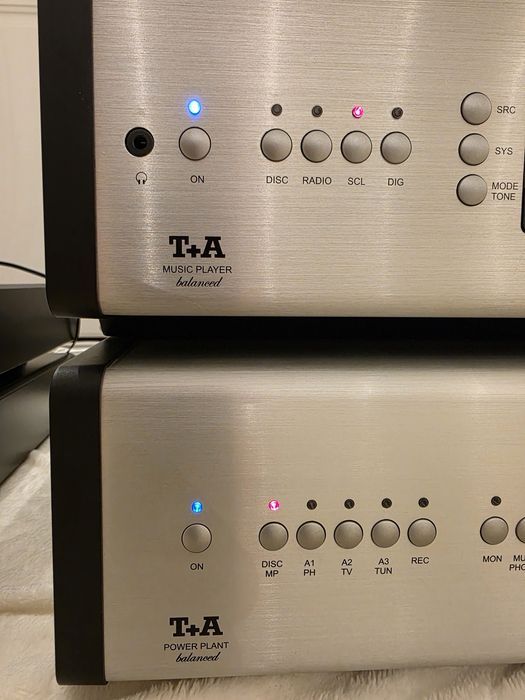 Vând un super sistem T+A Music Player Balanced și Power Plant Balanced