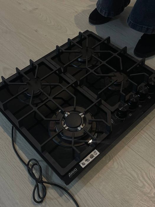 Ario газ плита новый  без карбока