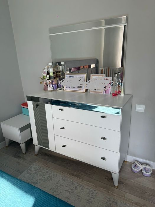 Спальный гарнитур