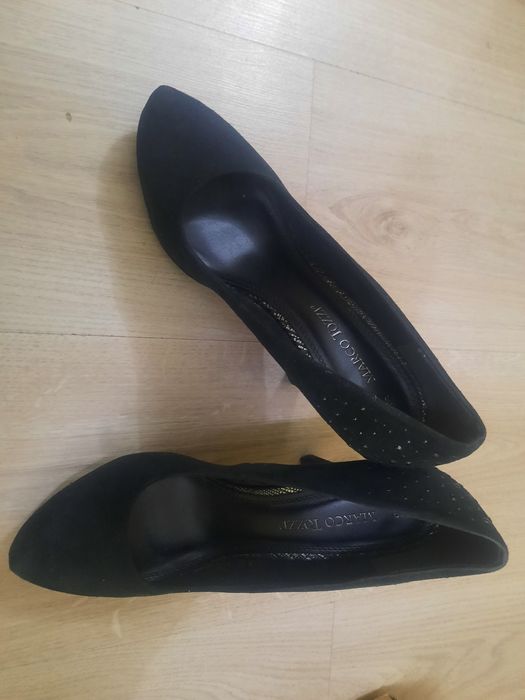 Продаю замшевые туфли