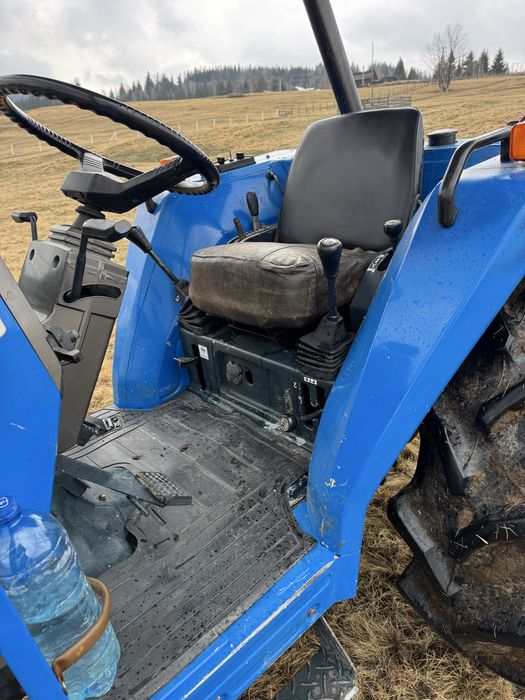 Vând tractoar Iseki de 27 cp