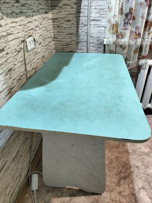 Стол для кухни или