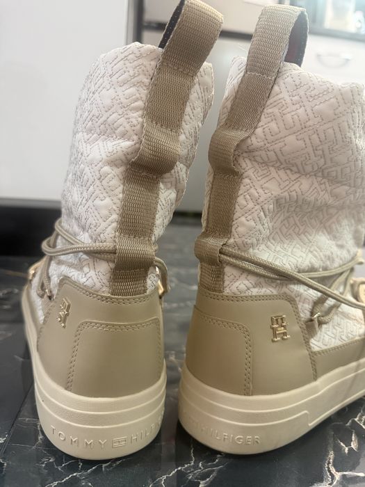 Апрески Tommy Hilfiger