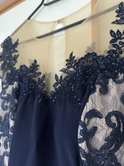 Официална тъкмносиня рокля