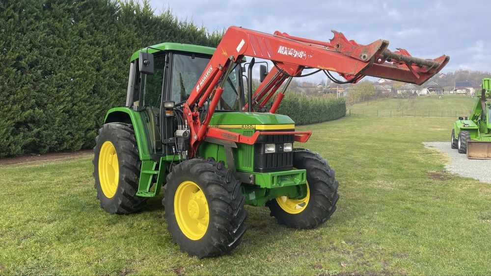 Tractor John Deere 6100 cu incarcator frontal