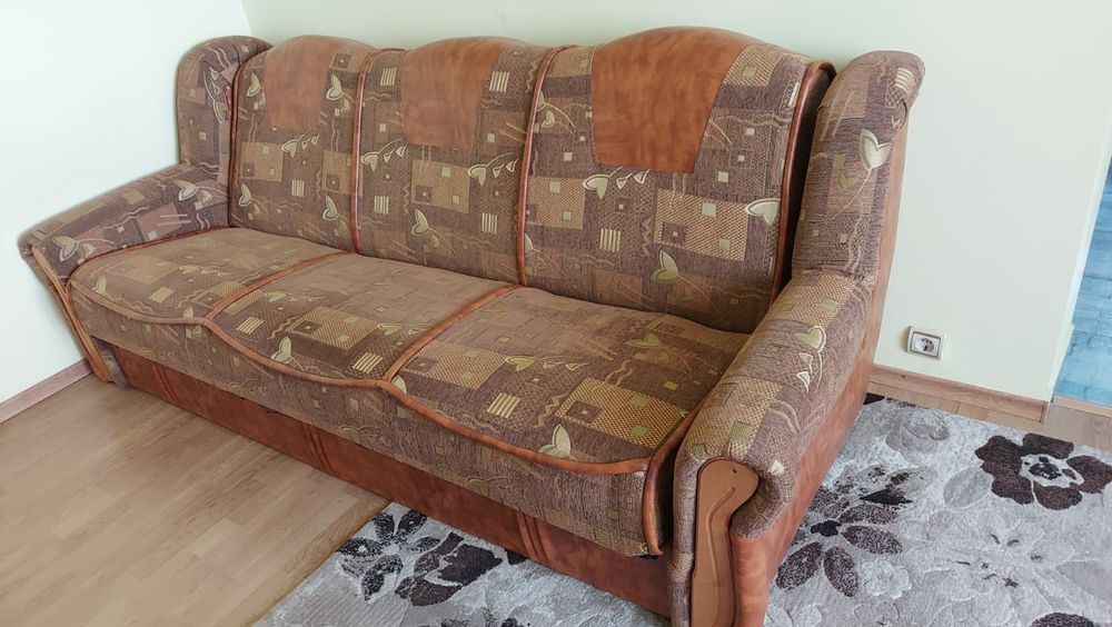 Vand canapea extensibila  plus doua fotolii