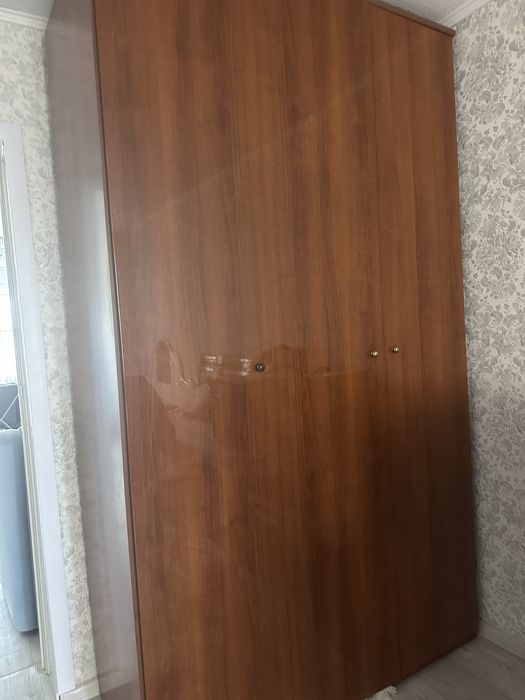 Кровать двуспальный, шкаф