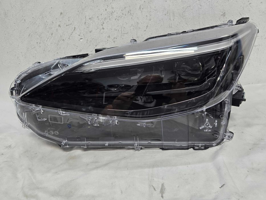 Оригинален фар Тойота Ярис  Toyota Yaris Cross Full Led