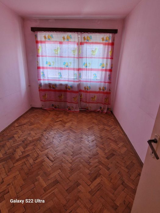 Apartament 4 camere, semidecomandat, nemobilat, langa Piata Centrala din Deva - Vedere 3