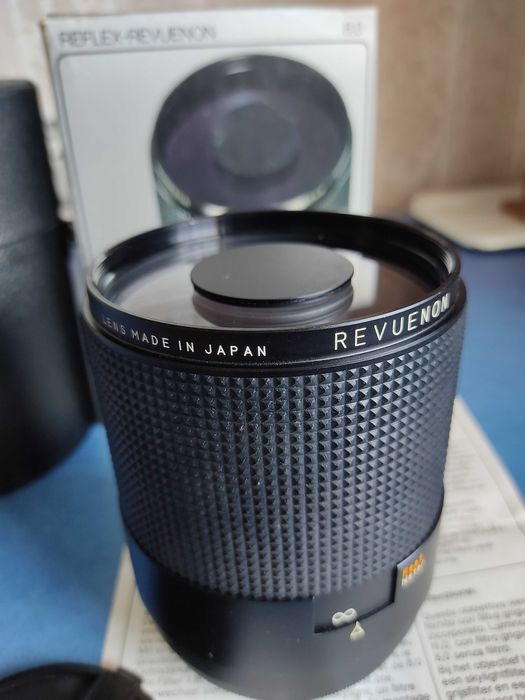 Обектив за фотоапарат в идеално състояние.