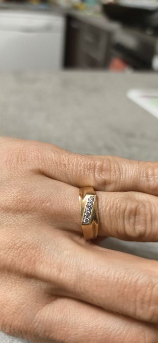 Продам золотое кольцо мужское