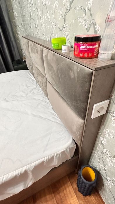 Кровать двухспальняя