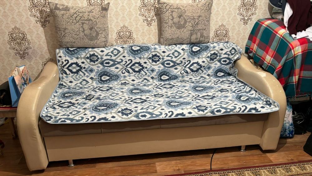 Диван в хорошем состоянии