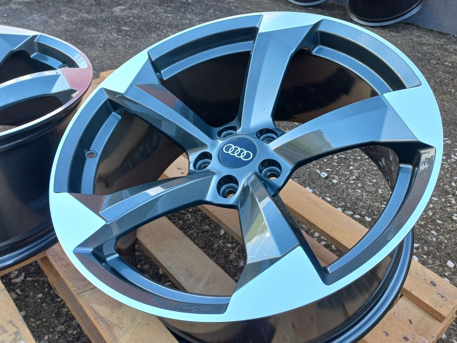 19.Audi Rotor27  S.line 9.0j et30   A4 A6 A7 A8 Q3 Q5 Чисто Нови

Нови