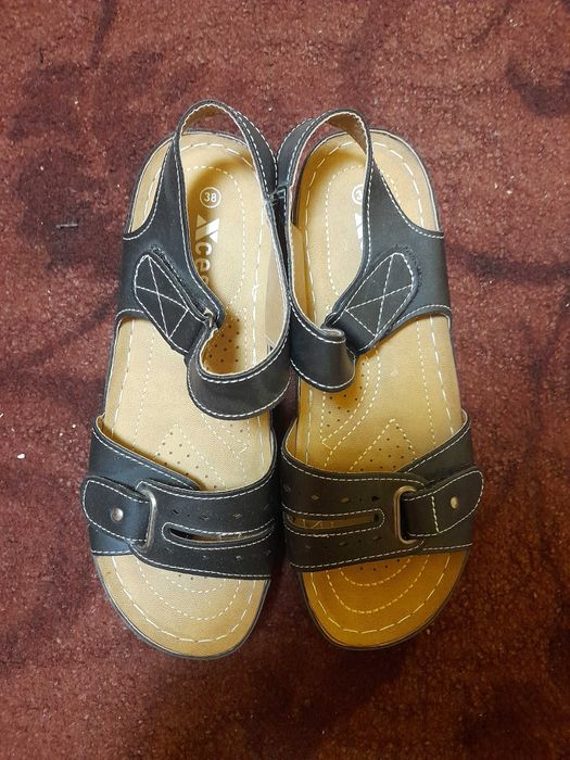 Сандали - нови - 38 номер!