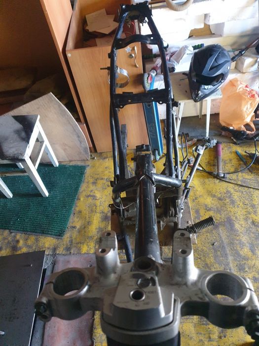 Рама, амортизаторы от эндуро мотоцикла