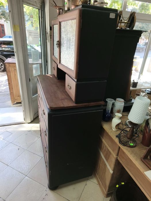 Реставриран бюфет