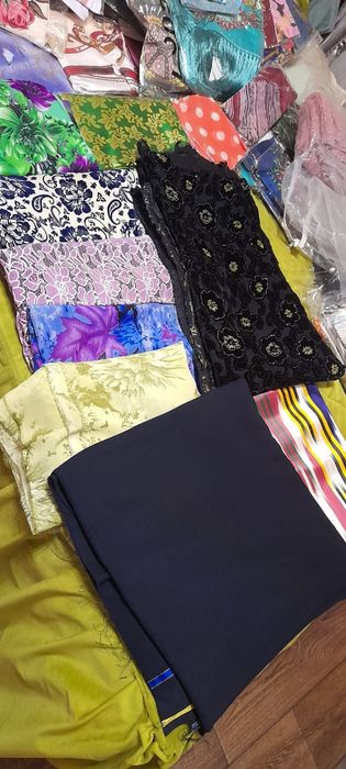 Продам отрезы тканей и платки