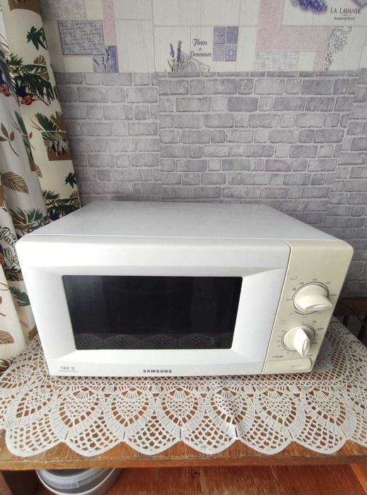 Продам микроволновую печь