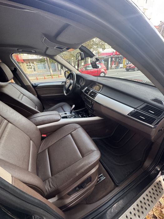 BMW X5  anul 2013 fara defecte la zi reviziile