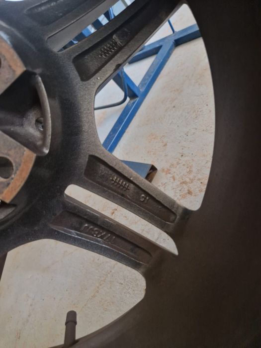 Продам летние резины 235/55/17