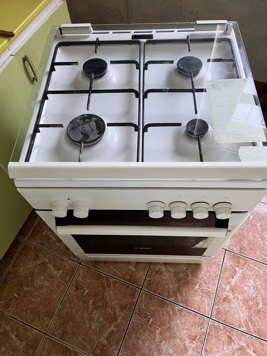 Газовая плита с духовкой