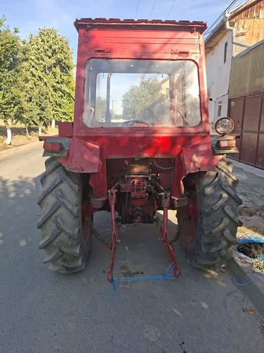 Tractor U445 ...