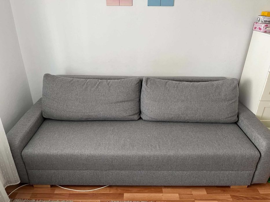 Canapea extensibilă gri cu ladă de depozitare – 225 cm