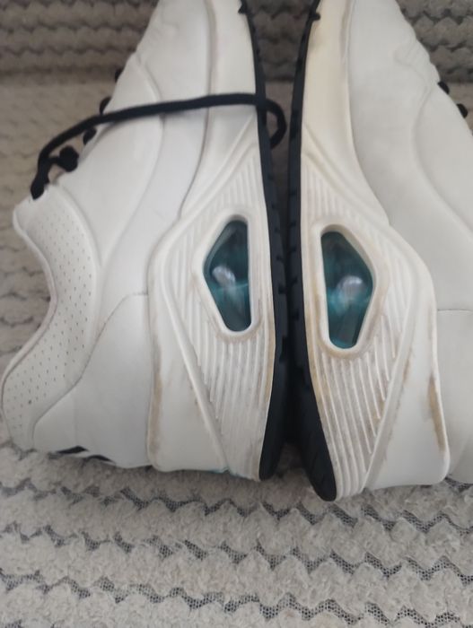 Adidași skechers