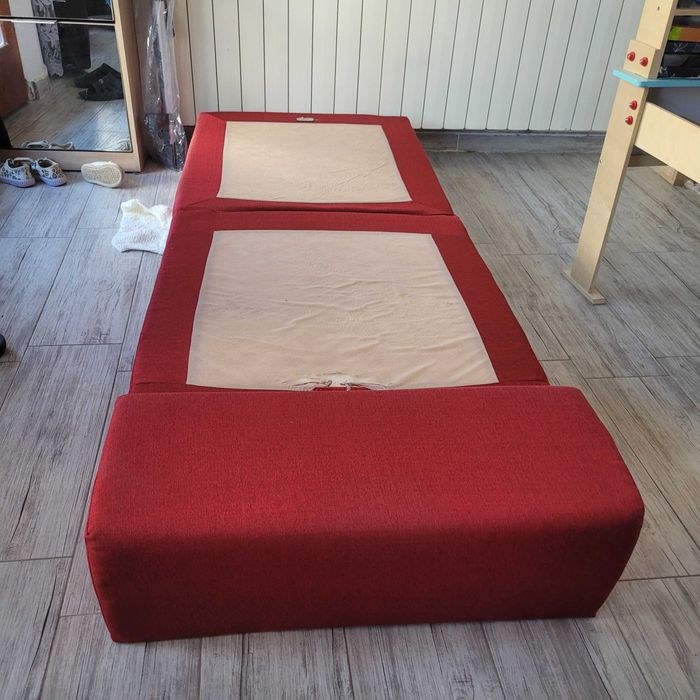 Червен диван фотьойл