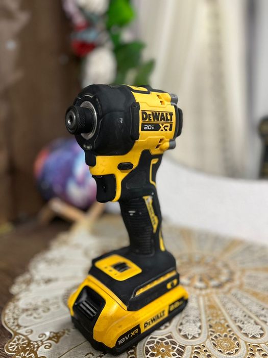 DeWalt dcf870 18 v