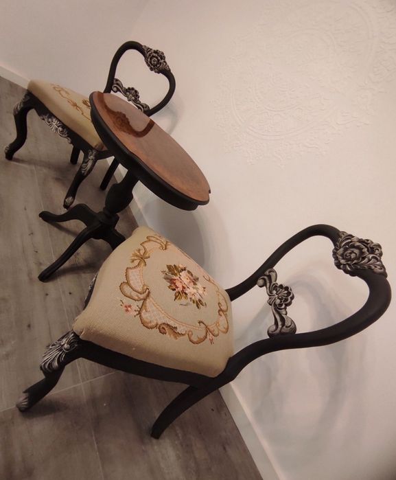 Doua scaune din lemn masiv, Shabby chic