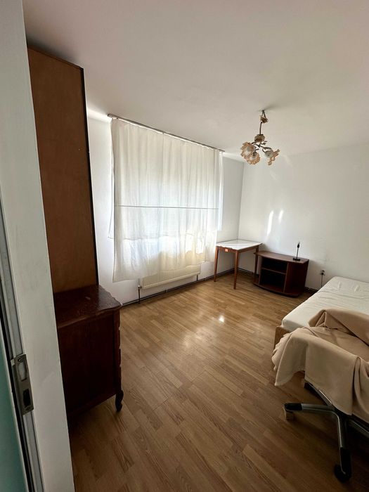 Inchiriez camere, de preferat pentru Studenti , foarte accesibil ca pret  si zona ultra centrala
