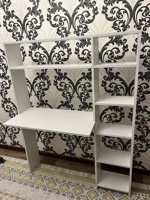 Кітап сөресі жаңа