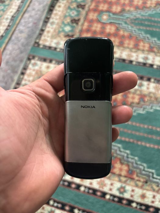 Nokia  8600 Luna