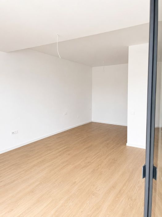 Persoana fizica vand apartament