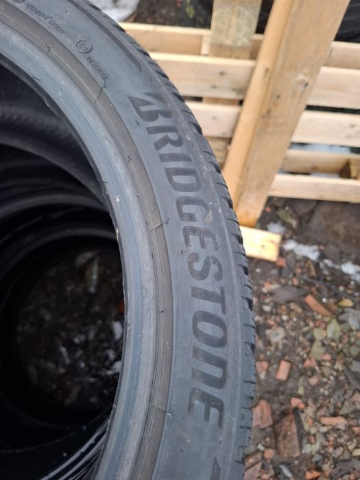 Vand 2 anvelope 255 40 20 brigestone bune de iarna dot 2023