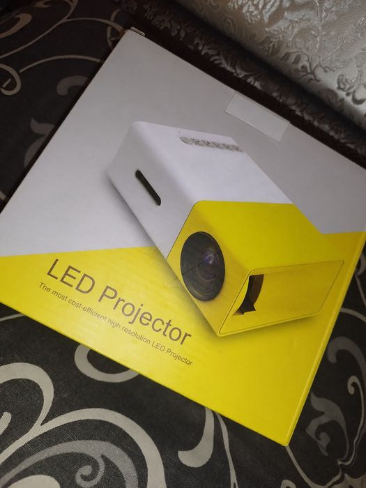 !  НОВ ! Мини лед проектор