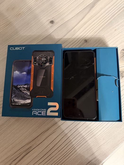Cubot телефон, рабочий , экран разбитый