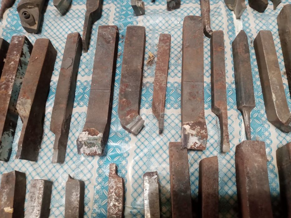 Резцы токарные б/у