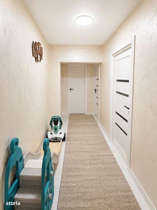 De vânzare apartament 4 camere + mansarda zona plantelor la cheie