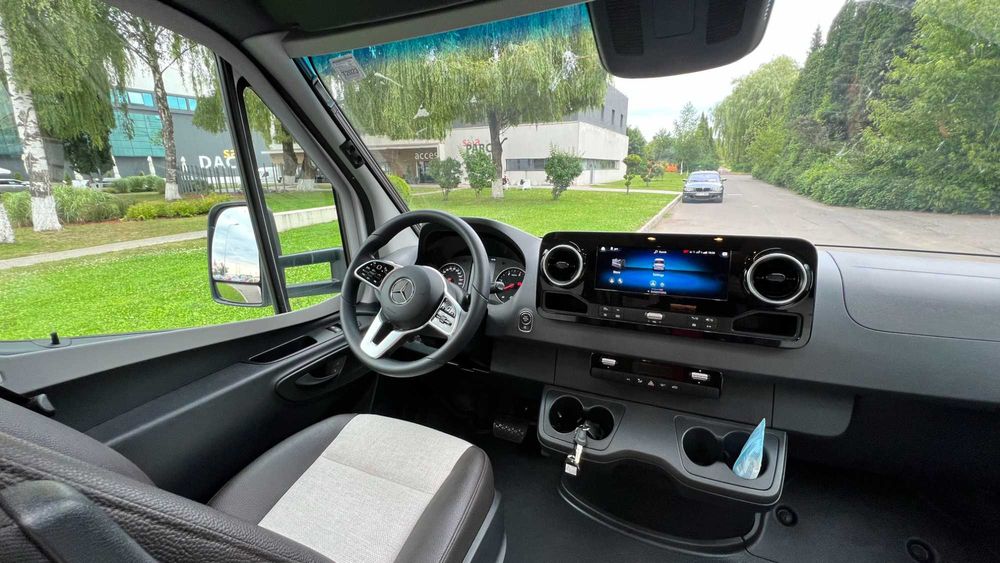 Inchiriere autorulota premium Weinsberg Mercedes automata, model 2023, 4 locuri, AC, solar