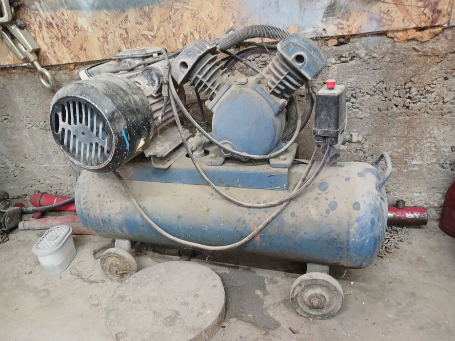 Компрессор б/у двух цилиндр  робочи