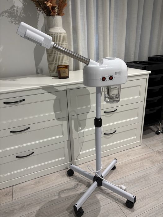 Vapofor facial cu stativ – folosit, perfect funcțional