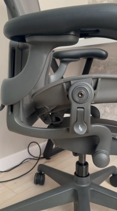 Кресло Herman Miller Aeron C